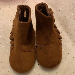 2 pairs of shoes one price